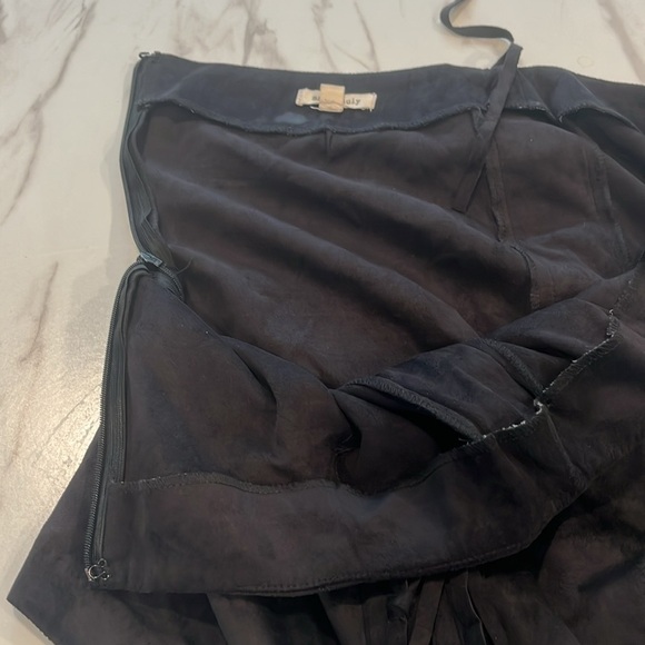 May & July suede like skirt with fringe - Picture 3 of 5